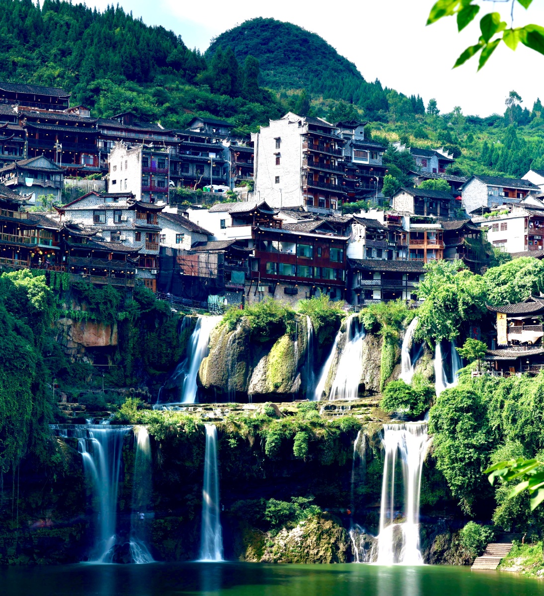 挂在瀑布上的湘西千年古镇～芙蓉镇 - 乡村月光 - 图虫