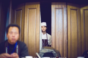 一次大型聚会的一个角落。