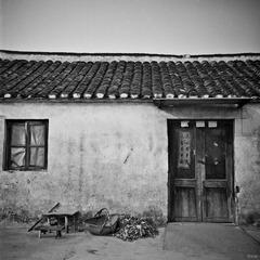 门前。