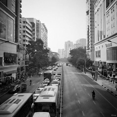 东街口天桥。