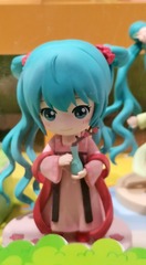 1772529
