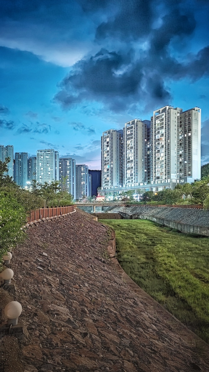 2021年6月9日深圳大鹏新区葵涌街道坝光新村的傍晚