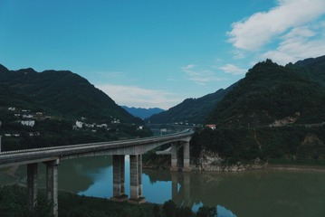 212504EA-6BF2-4F07-BA76-2A97DB9B578A/L0/001