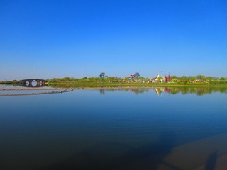 826483