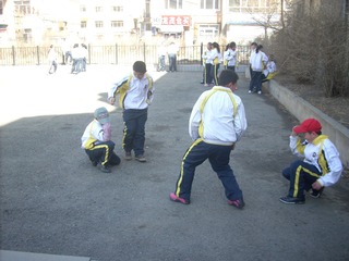 320060