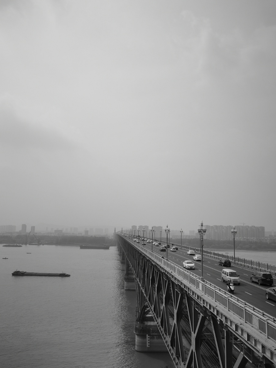 南京长江大桥黑白剪影