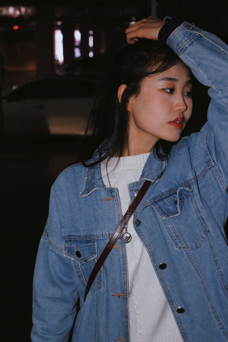 穿牛仔衣的女孩 - 周诗瑶566 - 图虫