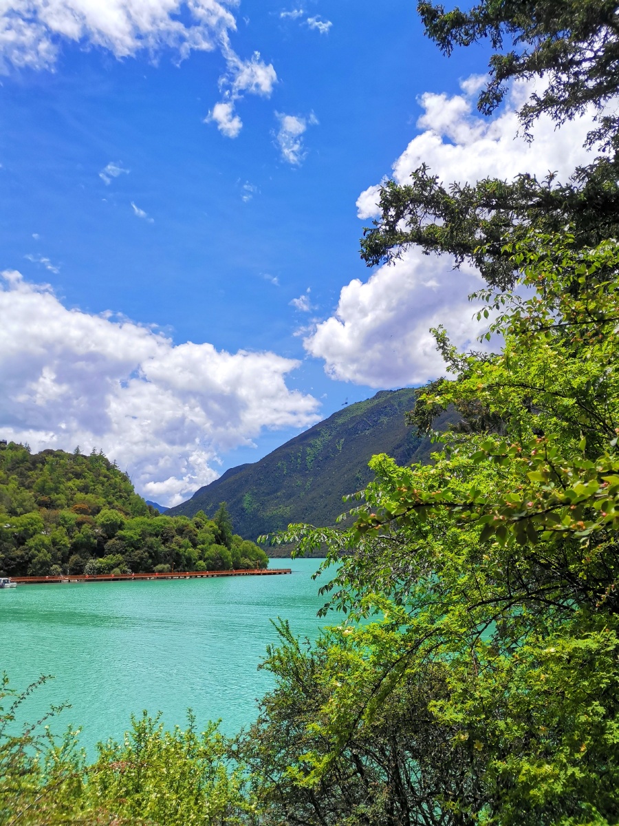 隐在青山绿树间 - 天蓝云轻 - 图虫