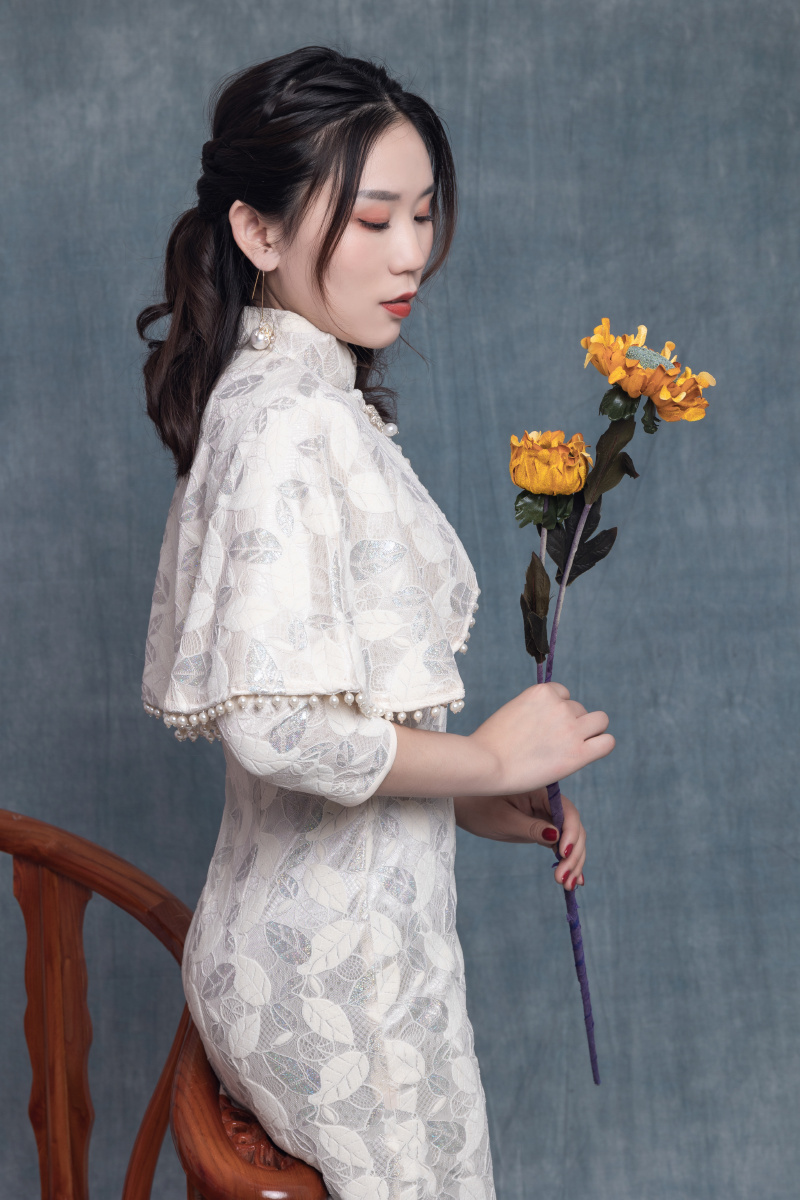 复古的一张照片旗袍卷发