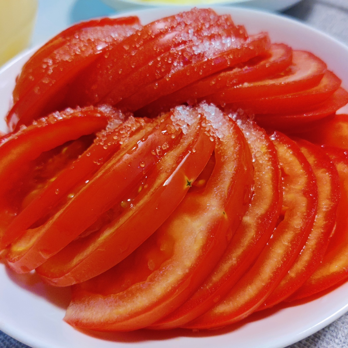 糖拌西红柿凉拌黄瓜麻辣小龙虾和朋友在一起的日子总是吃吃吃