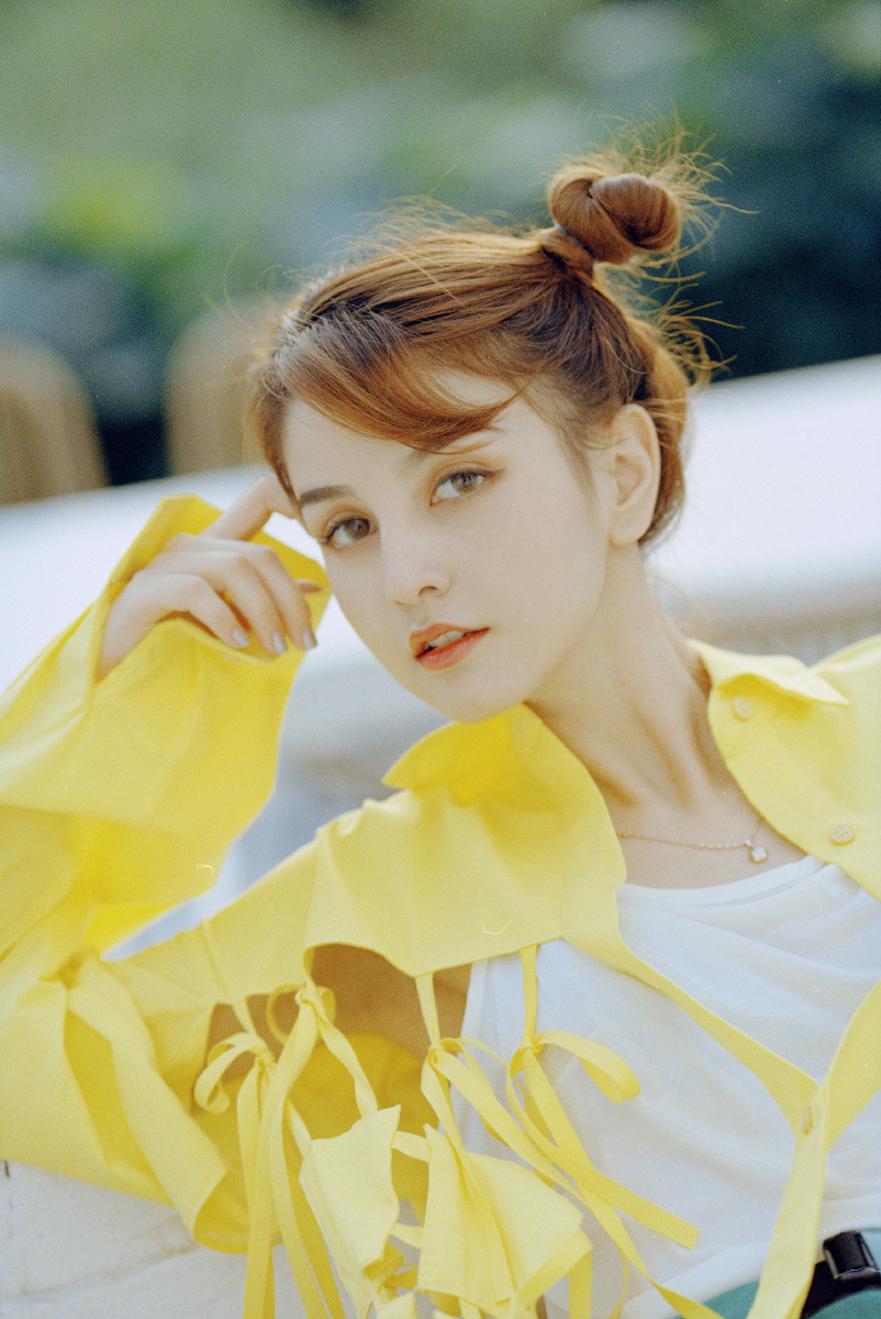 胶片机拍的混血小姐姐