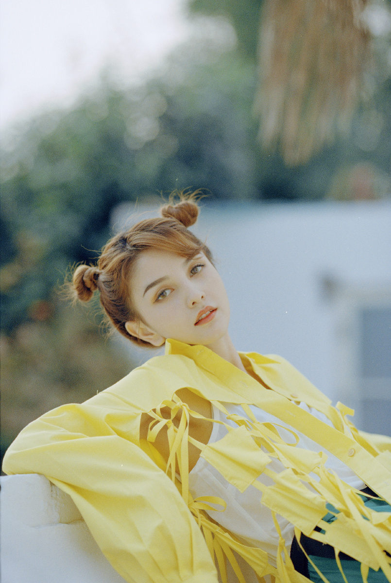 胶片机拍的混血小姐姐