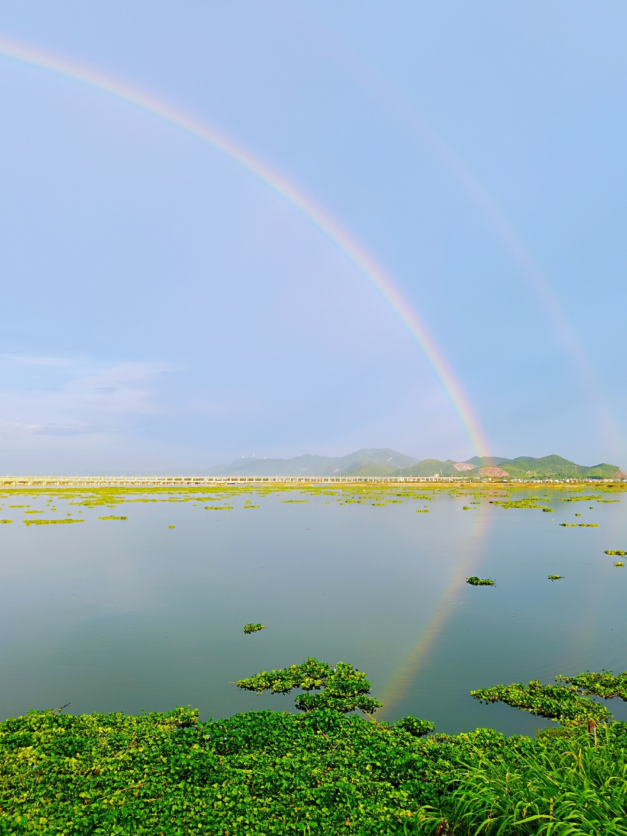 彩虹比心 天青色 雨过天晴 彩虹 比心 爱情