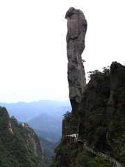 巨蟒出山