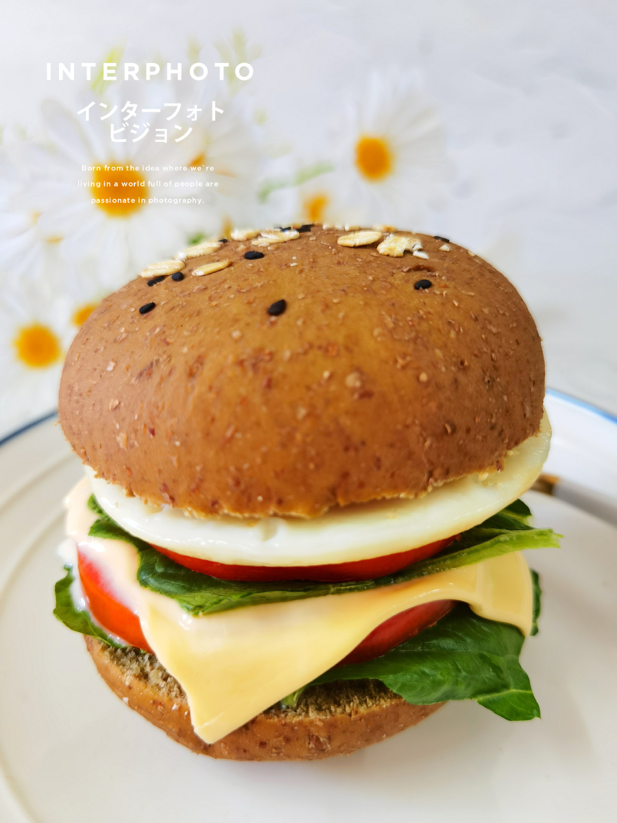 芝士鸡蛋蔬菜汉堡