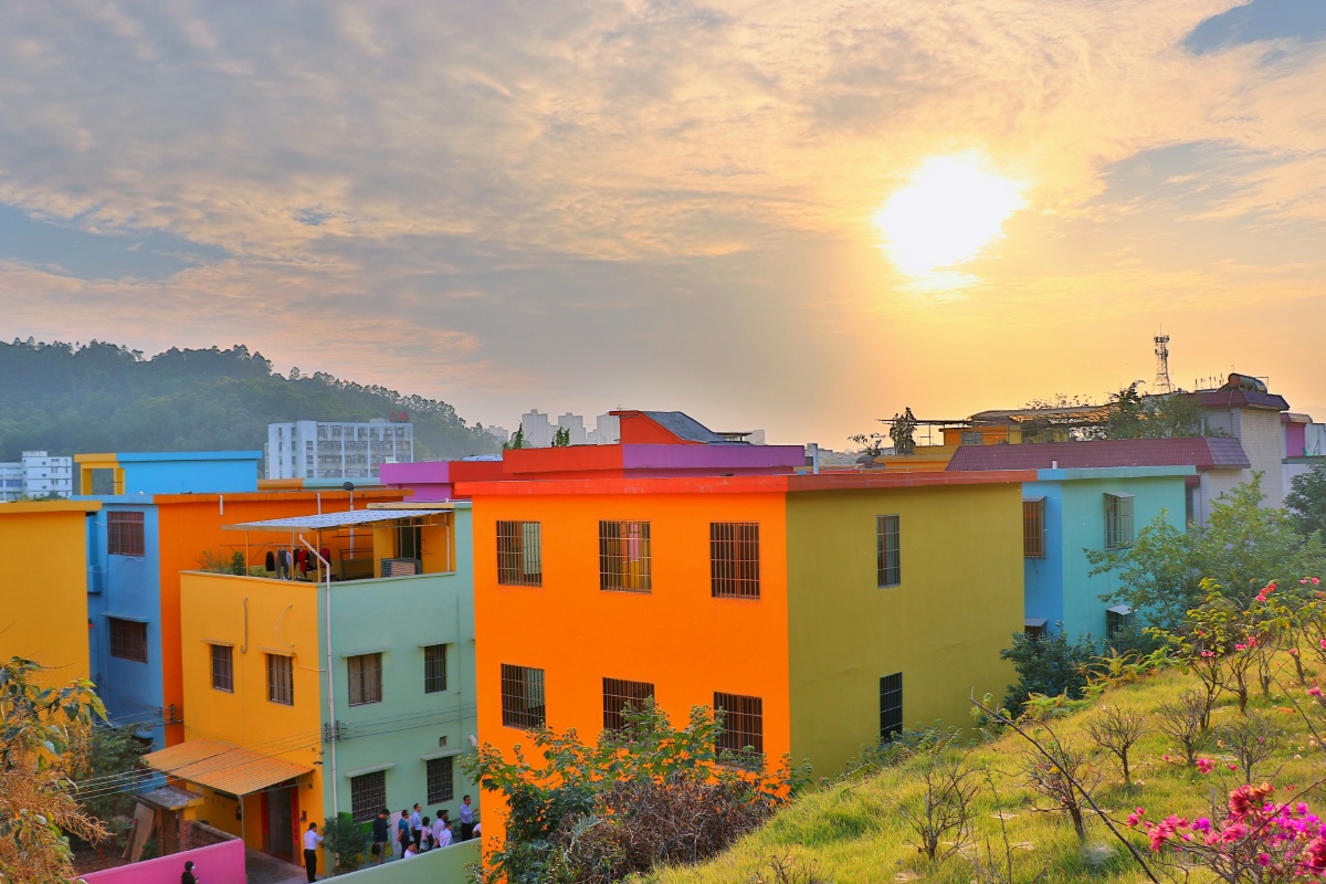 江门新晋网红地梦幻彩虹村感受色彩的碰撞