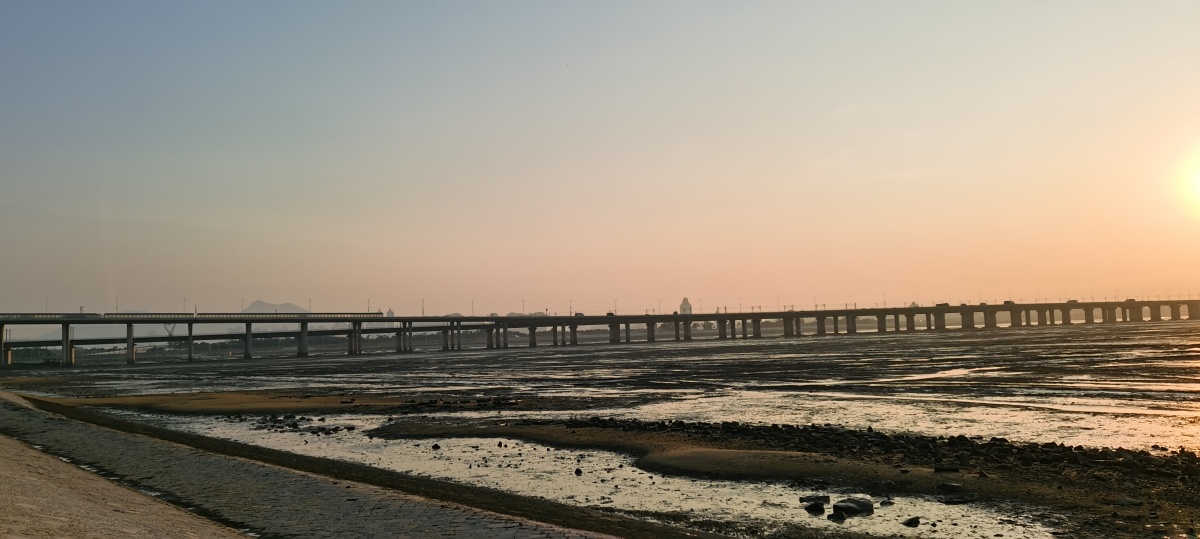 早上跑步顺便拍摄的大海退潮