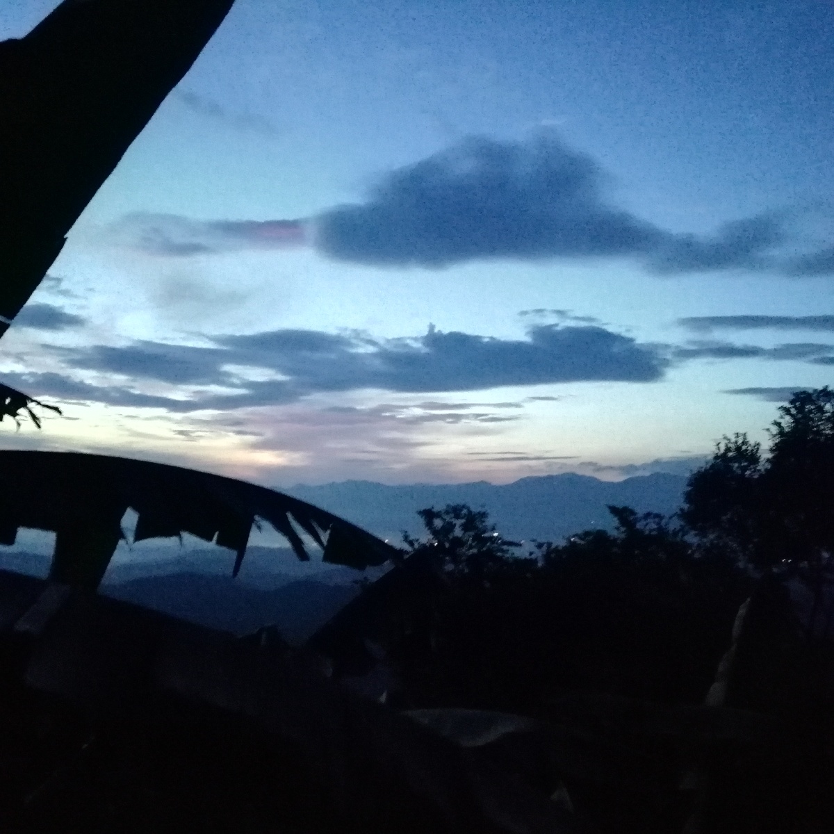 凌晨五点的天空