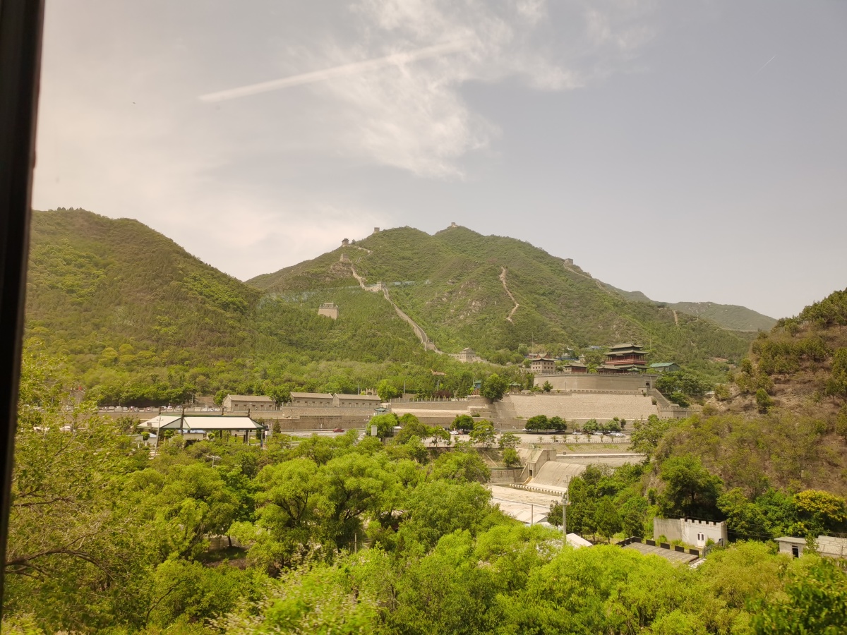 万里长城值得一句江山秀丽叠彩峰岭