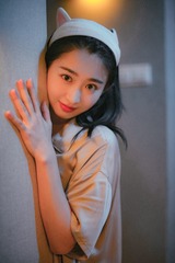 70704