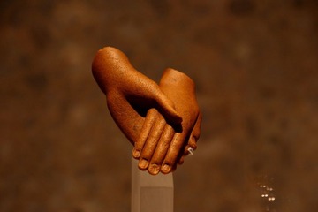 执你个手