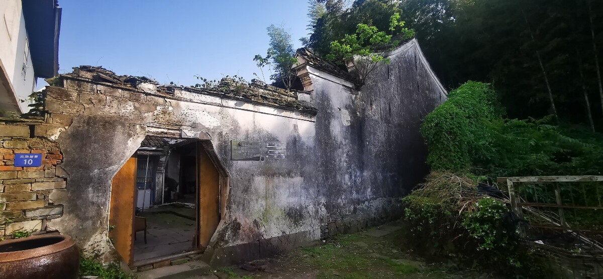 方家河头村八角墙门