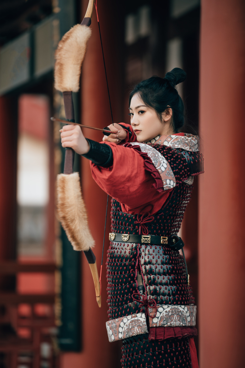 大唐玄铁甲女士穿着龟背鱼鳞甲男士