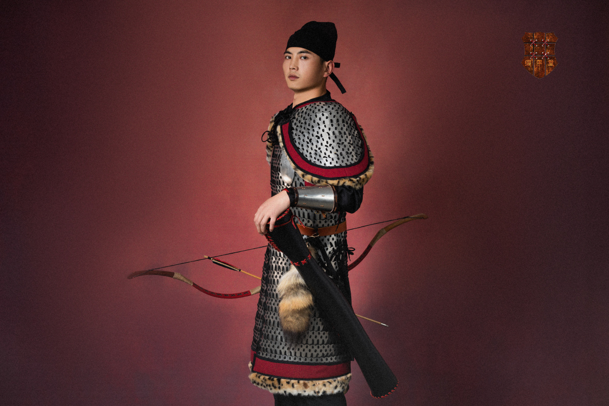 唐长乐公主墓壁画明光直身甲