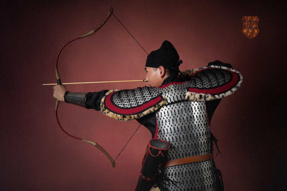 唐长乐公主墓壁画明光直身甲