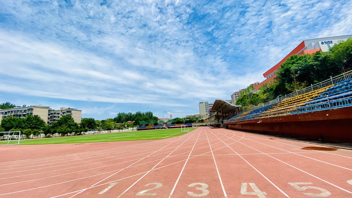 夏天的学校是日本动漫的味道