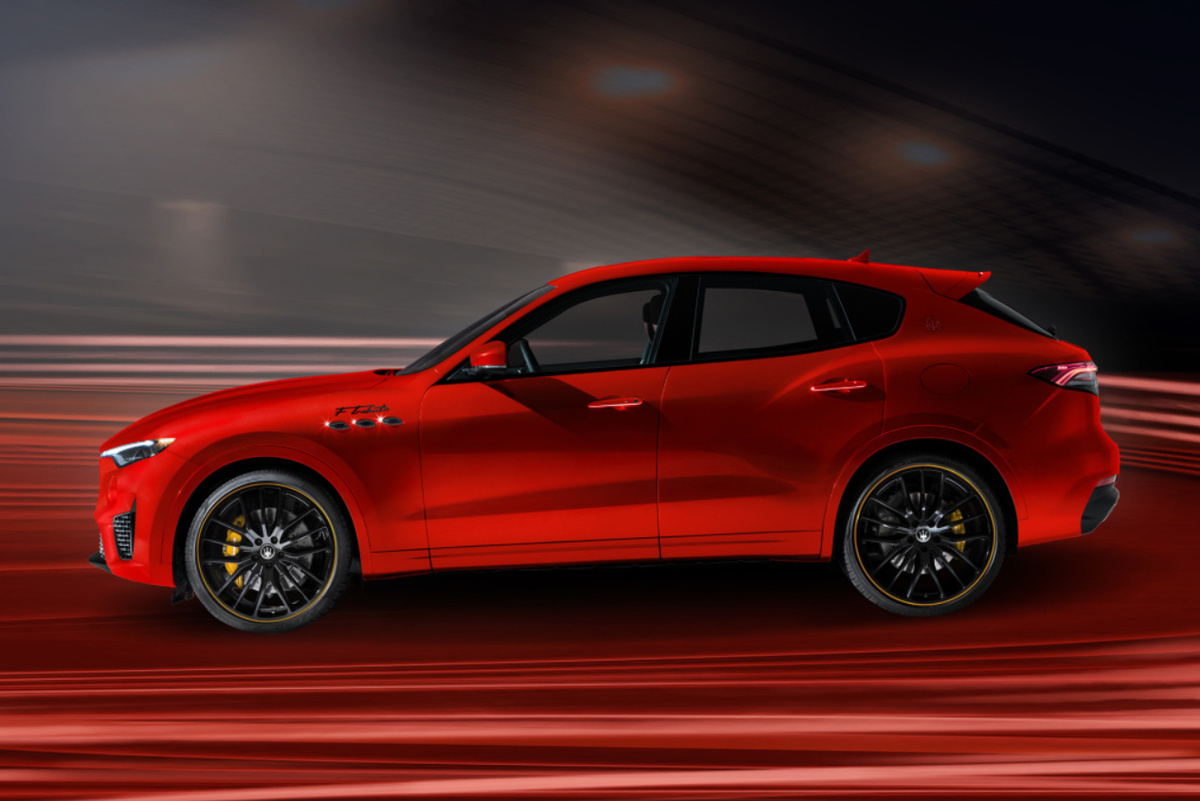 红色的小汽车真漂亮