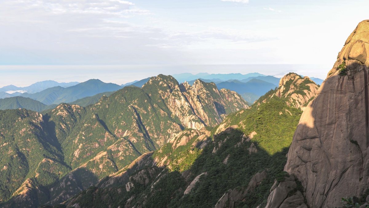 黄山峰峦叠嶂连绵不断 - 熬粥和稀泥 - 图虫