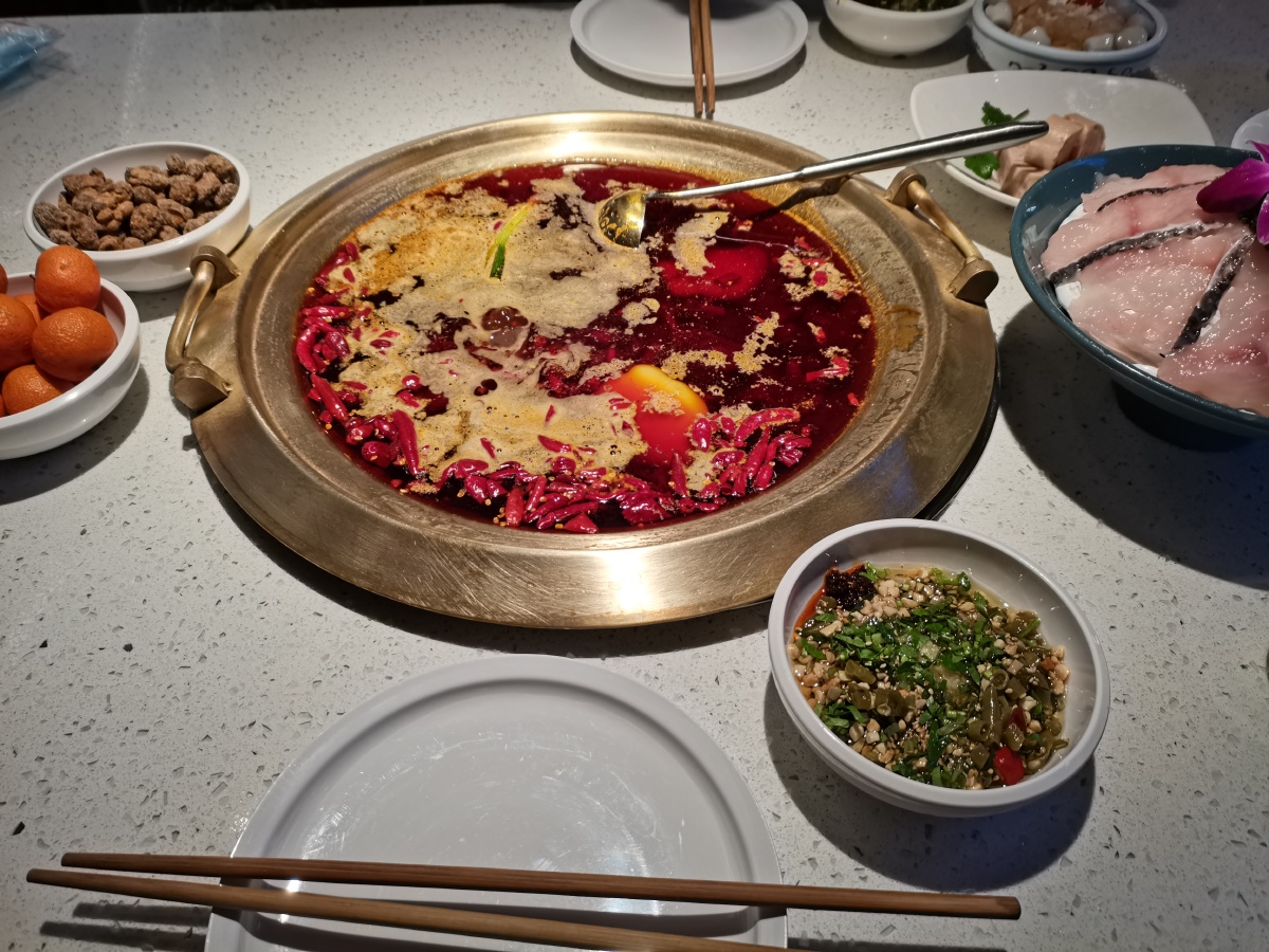 家里秦大给我切的后面的图片是离家出走投宿crystal家请她吃的火锅