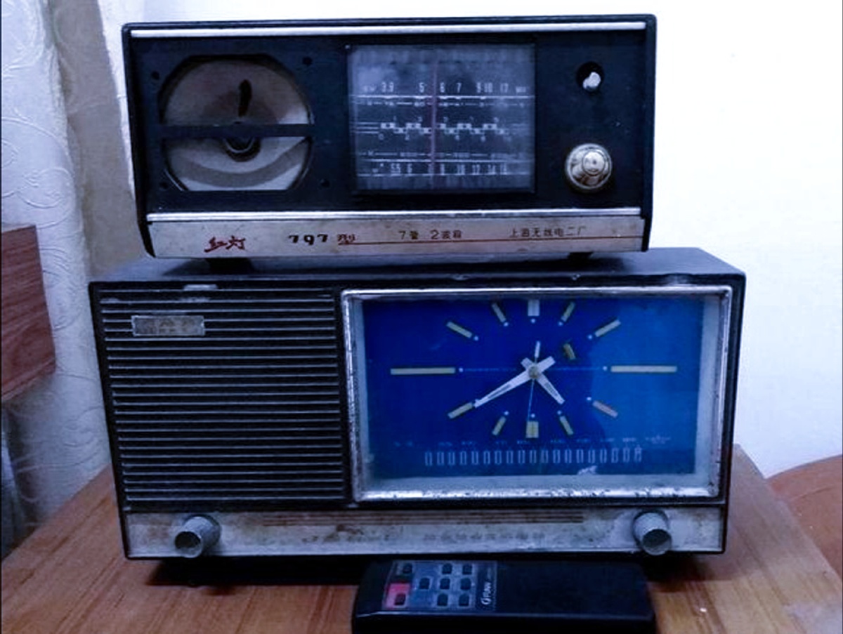 收音机收音机收音机磁带老式电风扇手电筒留声机黑白电视机黑白电视机