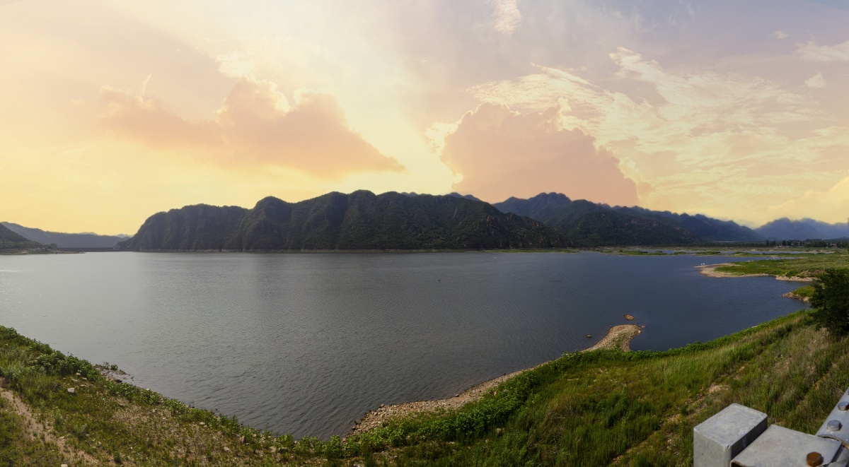 路过平谷区西峪水库,发现这广阔壮丽的景色,不由得让我停下脚步,记录