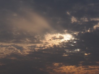 129105