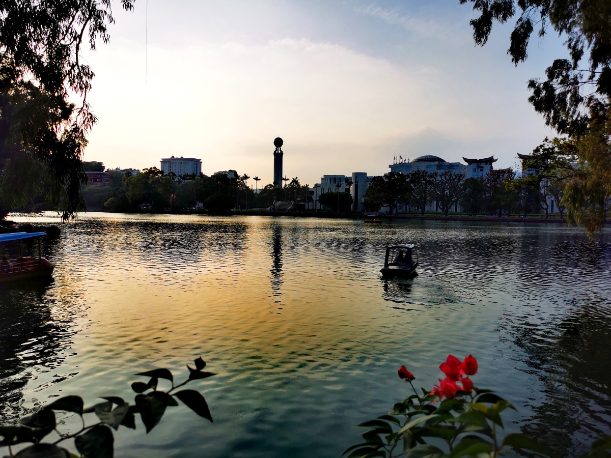 夕阳下的福州西湖公园