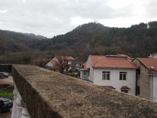 2527960