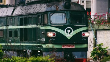 921590
