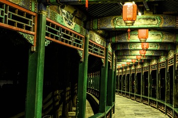 神在这里