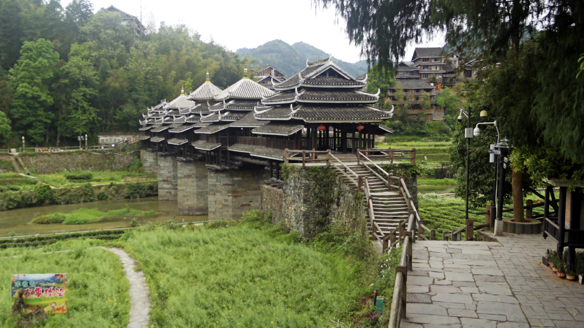柳州三江县春日程阳风雨桥(永济桥)桥头