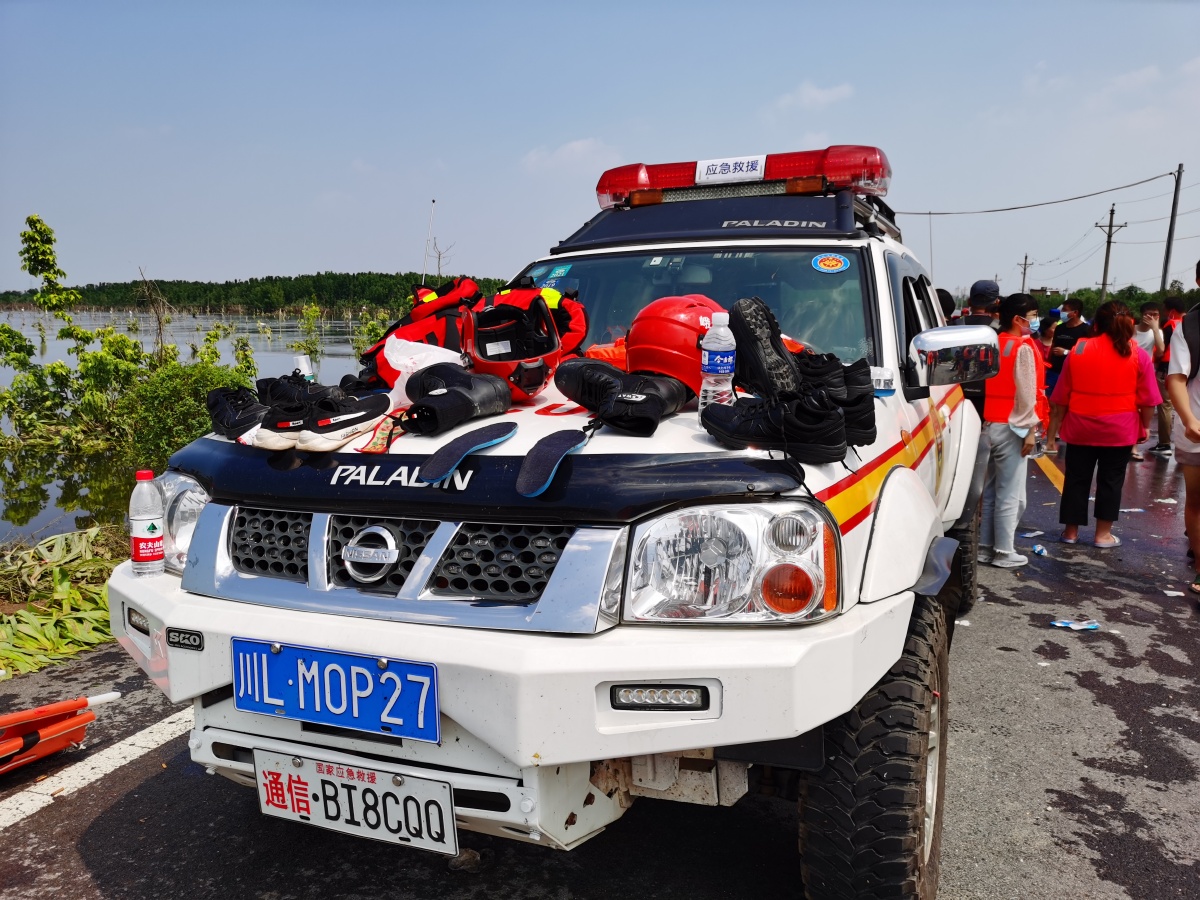洪水无情人有情感谢全国各地救援队河南新乡的洪水基本退了