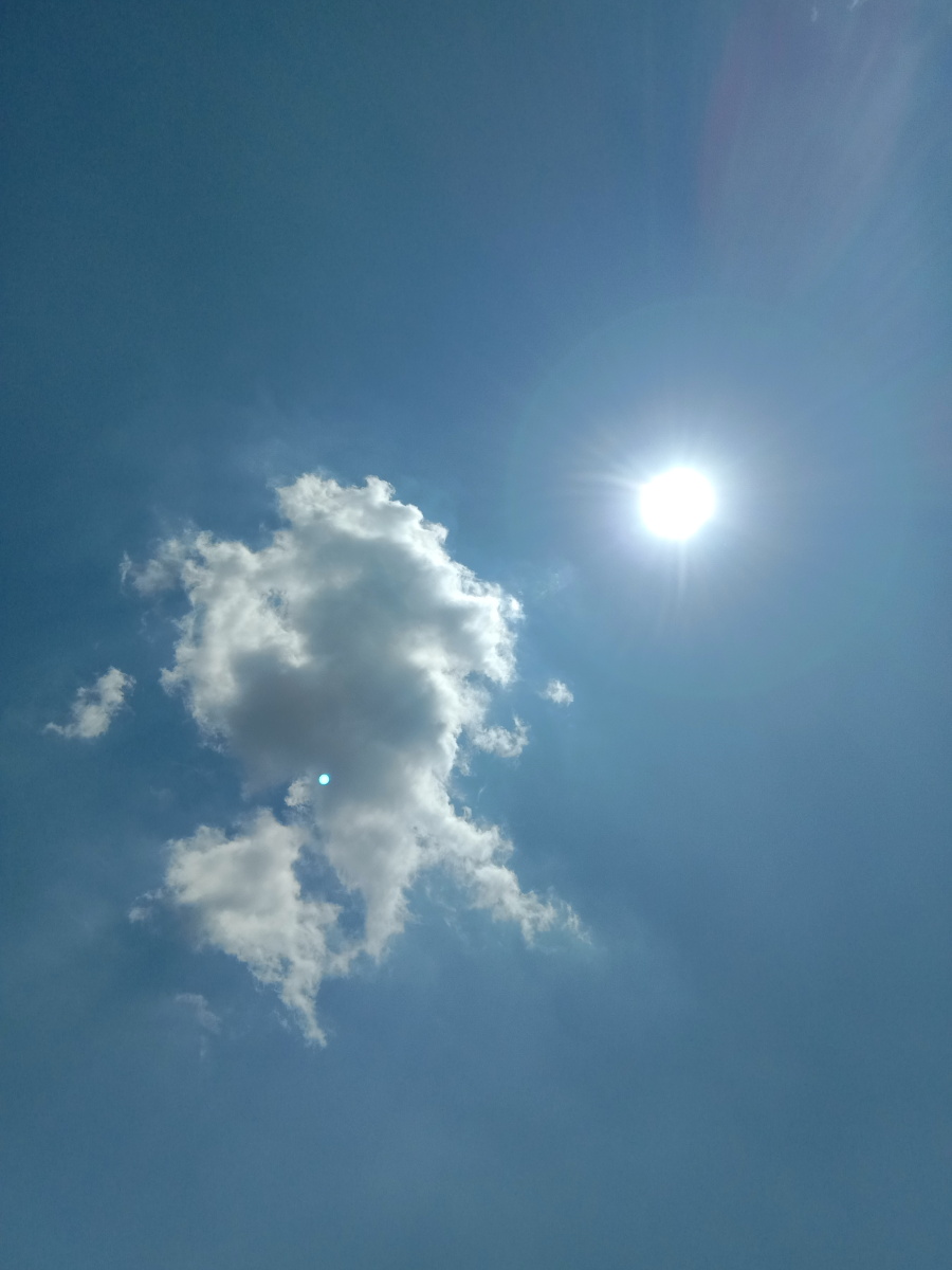 天空太阳云朵