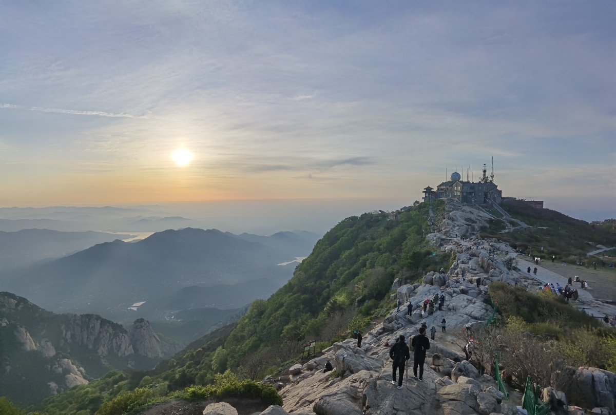 泰山日出东方