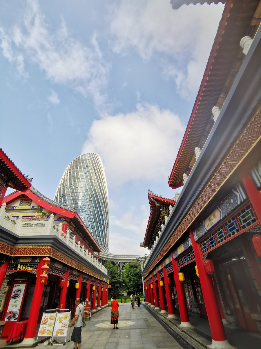 海南海花岛热带希尔顿美食街仿古建筑