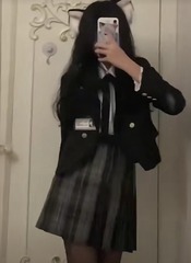 785857
