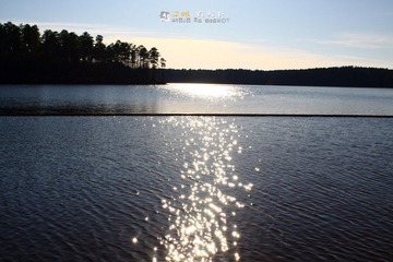 秋湖剪影@Falls Lake.JPG