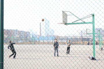 打篮球