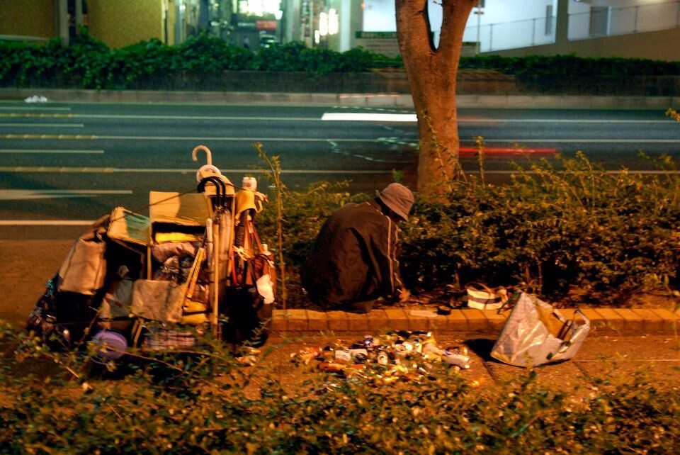 DSC_8894<br />
名古屋中区荣街头上拾荒的人,之前在京都街头见过一次,这是第二次,之后在大阪也见过无家可归的流浪汉