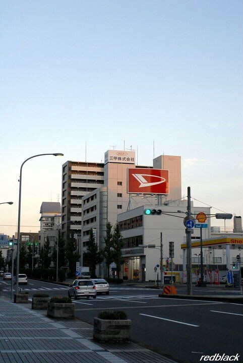 在名古屋看到了小时候记忆中的黄色面的“大发”的标志,街头也经常见到大发标志的车辆